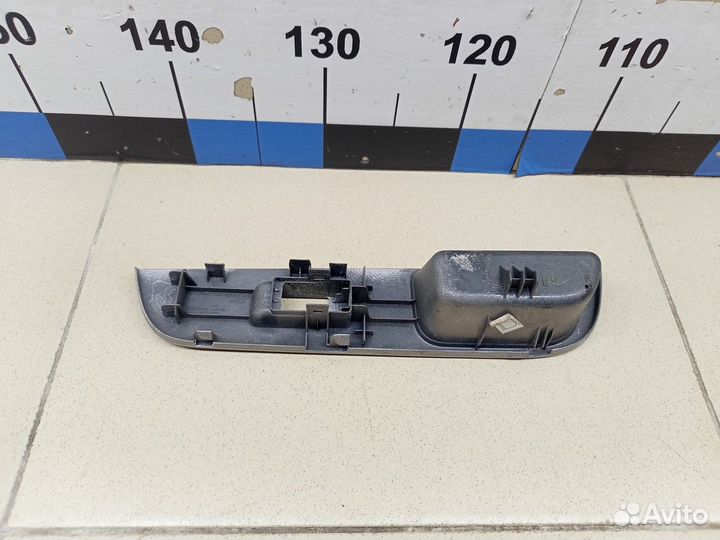 Накладка (кузов внутри) Tiida (C11) 2007-2014