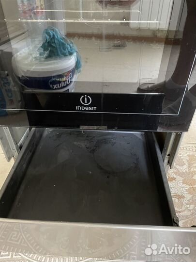 Электроплита Indesit MVI5V05(X) /RU с духовкой бу