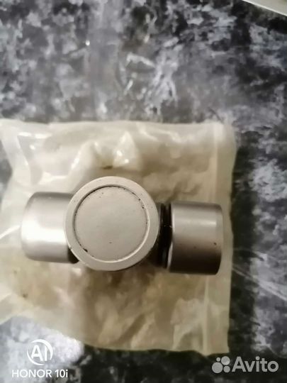 Крестовина кардана