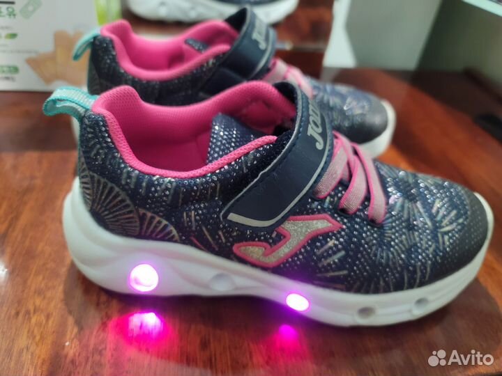 Кроссовки для девочки