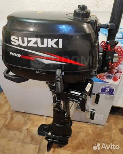 Лодка с мотором