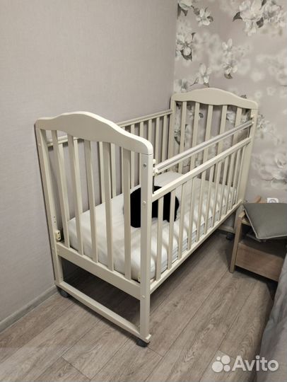 Детская кроватка, матрас, наматрасник, бортики