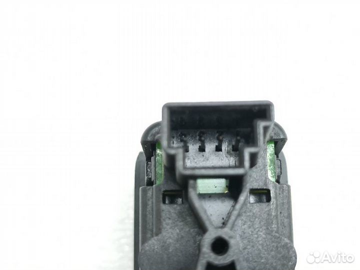 Кнопка стеклоподъемника передняя левая