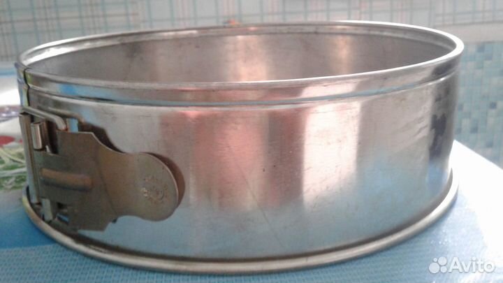 Форма для выпечки и банки стеклянные