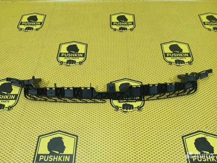 Кронштейн бампера центральный передний Volkswagen