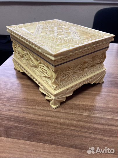 Шкатулка ручной работы из дерева