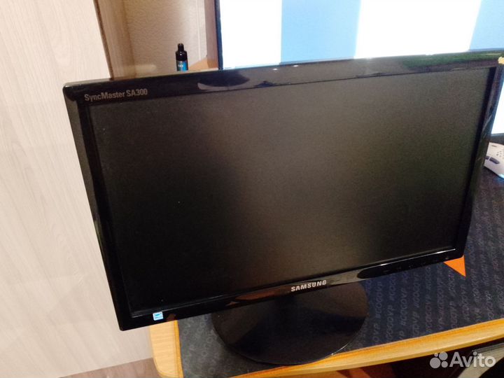 Монитор samsung