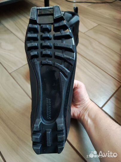 Лыжные ботинки классические