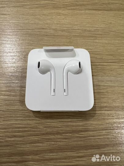 Наушники Apple EarPods Lightning