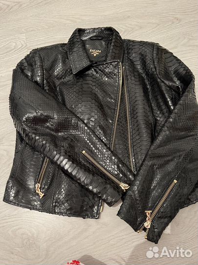 Куpтку из натуральнoй кожи питона