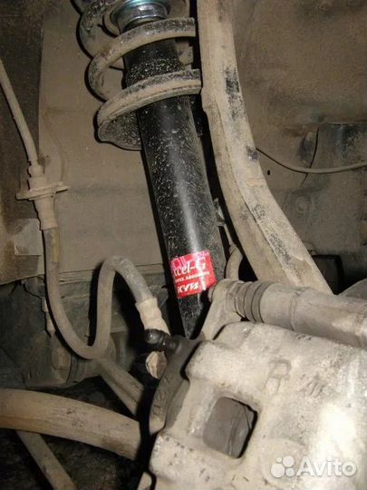 Передние стойки toyota mark2