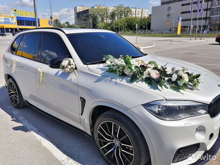 Украшения на свадебный автомобиль