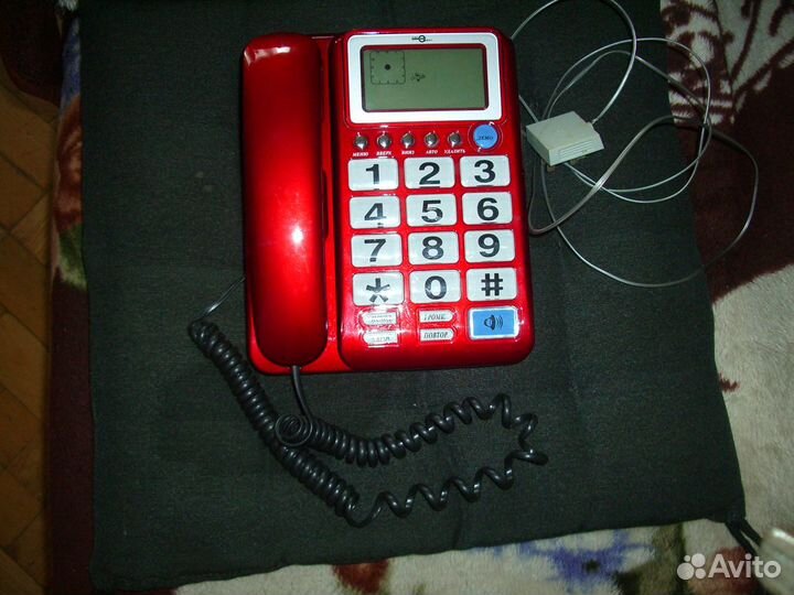 Телефон стационарный с большими цифрами