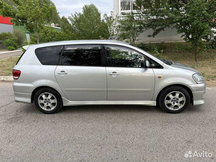 Toyota Ipsum 2.4 AT, 2001, 252 000 км