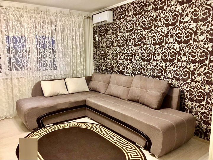 2-к. квартира, 52 м², 4/9 эт.