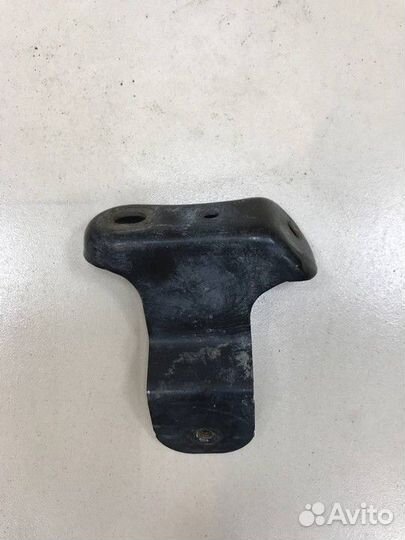 Кронштейн двигателя правый Skoda Octavia