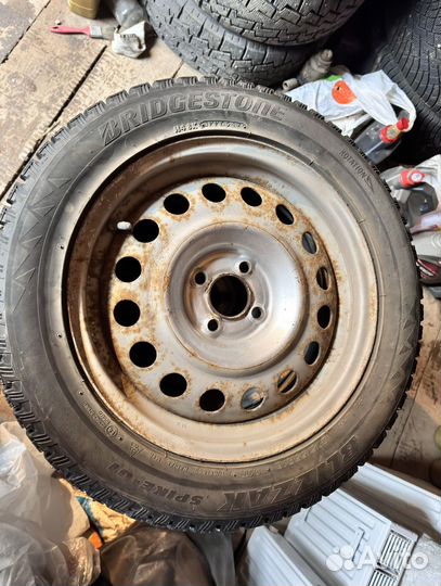 Bridgestone Blizzak Spike-01 205/55 R16 91T