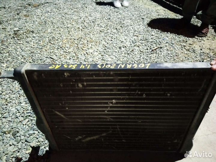 Радиатор на Рено Логан