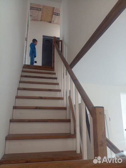Лестница на второй этаж сосна,ясень,дуб
