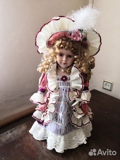 Кукла фарфоровая коллекционная