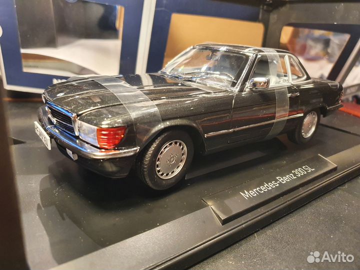 1:18 Norev Mercedes 300SL R107 1986 Blueblack