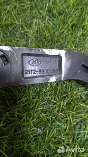 Поводок стеклоочистителя правый LADA (Ваз) 2172