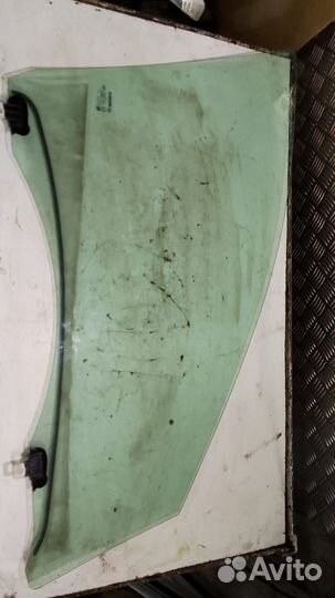 Стекло переднее левое Renault Megane 3