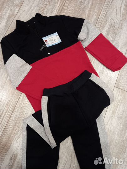 Костюм спортивный