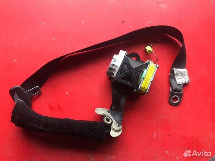 Ремень безопасности передний левый Toyota Corolla