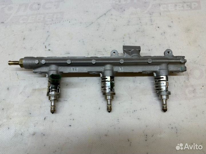 Топливная рейка левая Lexus Gs300 GRS190 3GR-FSE