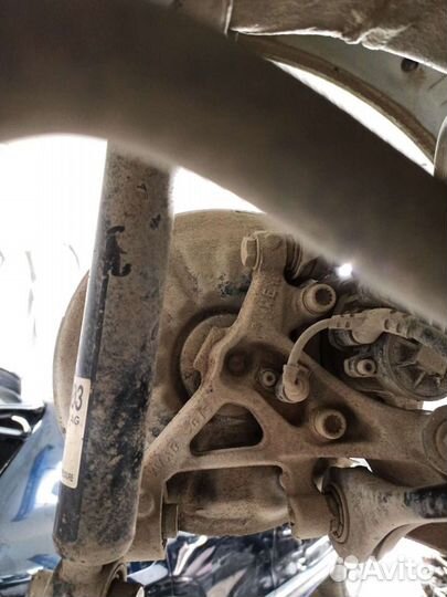 Поворотный кулак задний левый VW Golf 7