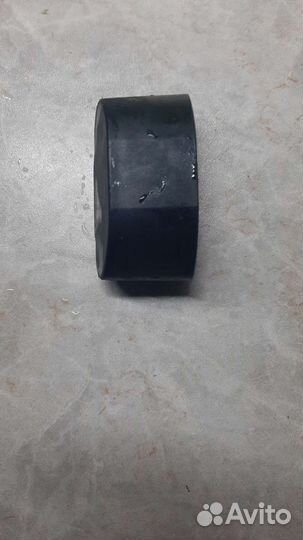 Заглушка поперечины багажника