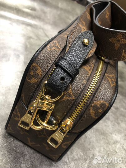 Сумка Louis Vuitton из кожи канва