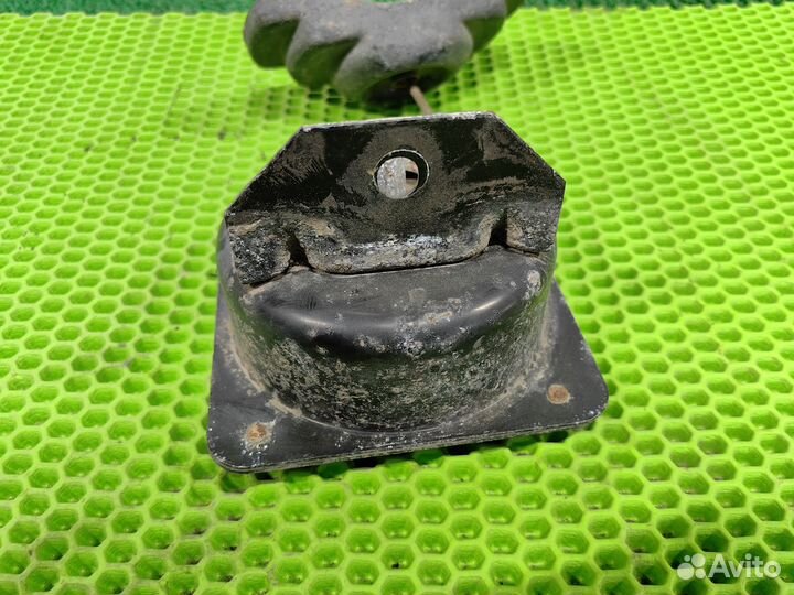 Крепление запаски Cadillac Escalade GMT800