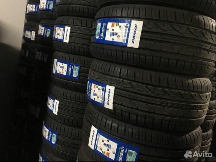 Rydanz Roadster R02 225/35 R19 88W