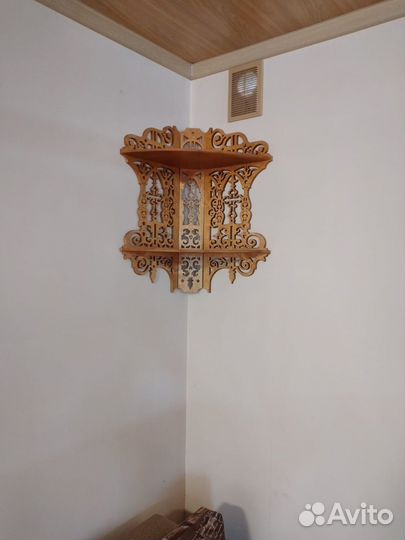 Угловая полка для икон