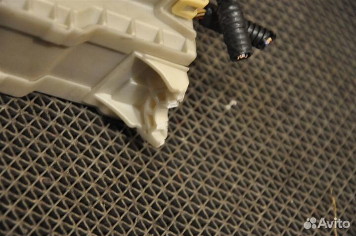 Блок предохранителей Lexus IS250 GSE20