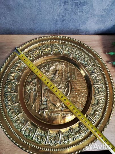 Декоративная тарелка из латуни винтаж Англия