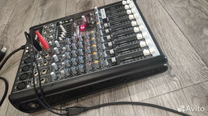 Микшер mackie Profx8 и радиосистема Sennheiser