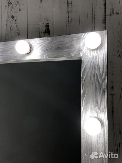 Зеркало с подсветкой