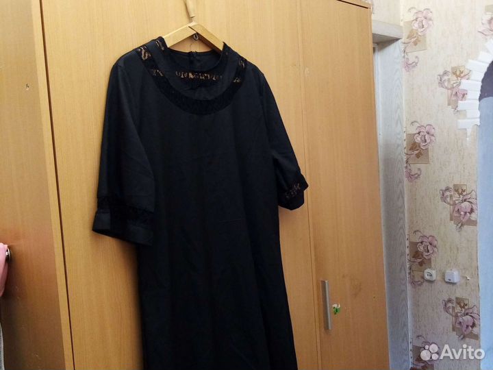Платье с ажурной отделкой