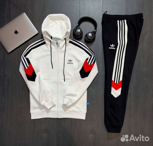 Спортивный костюм adidas