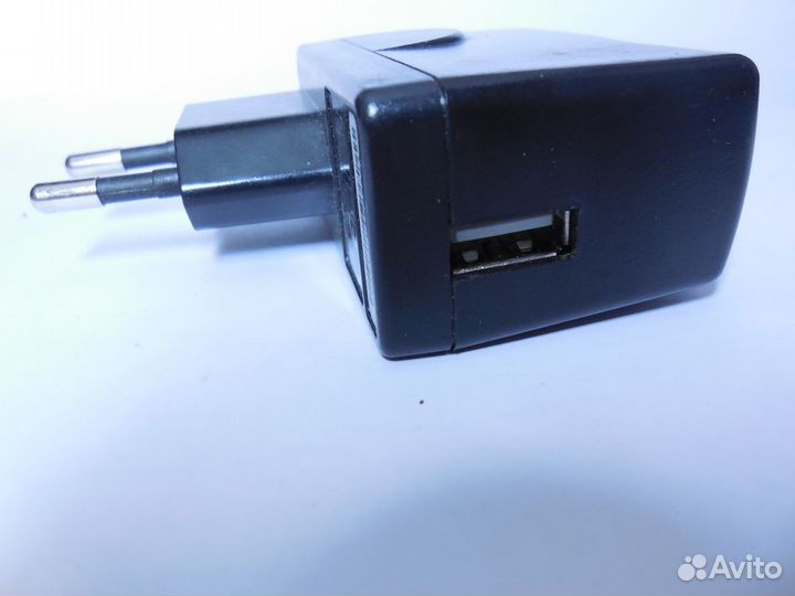 Блок питания Huawei Travel Charger HS-050040E5
