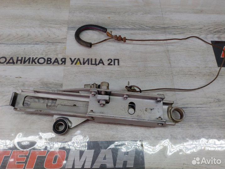 Фиксатор кабины(винчестер) Mercedes-Benz Atego