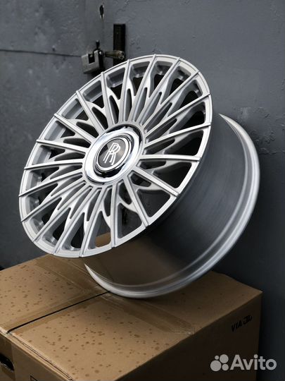 Диски кованые GT Forged R22 на Rolls Royce Wraith