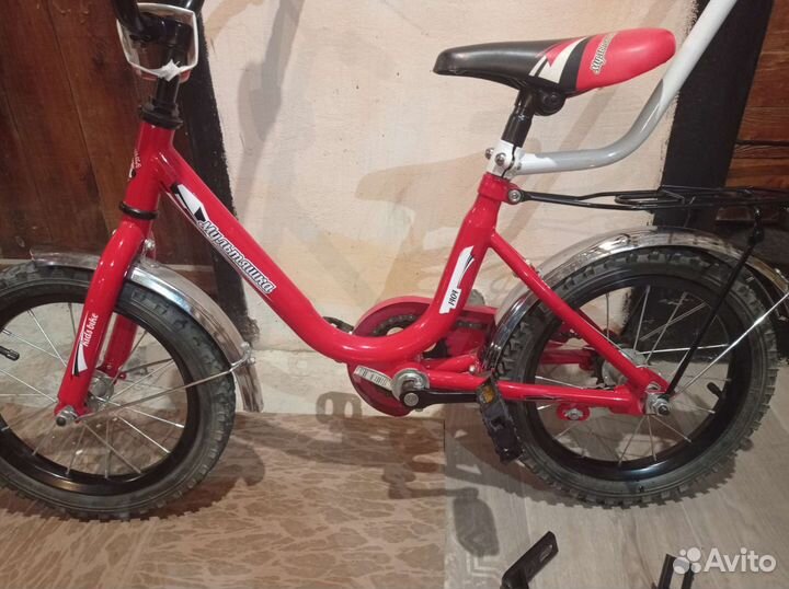 Детский велосипед с ручкой и боковыми колесами