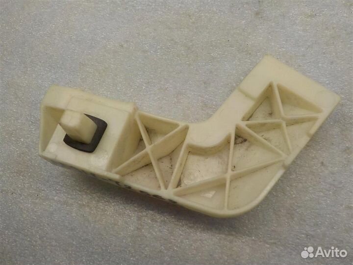 Кронштейн заднего бампера правый Renault Koleos 2