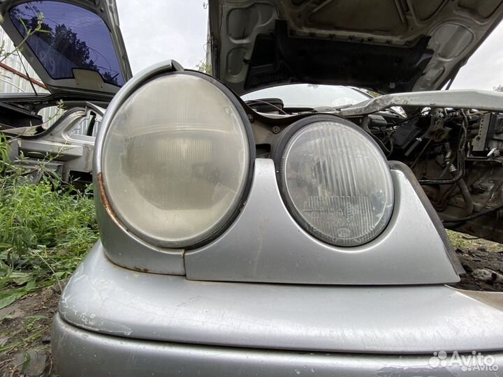 Фара передняя правая Mercedes-Benz W210