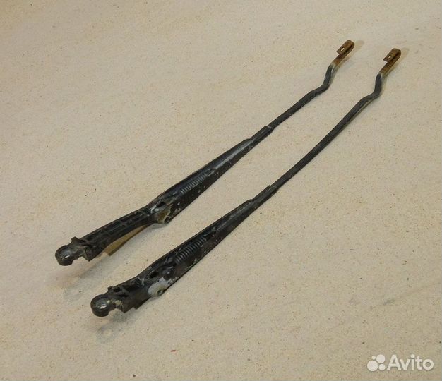 Поводок дворников VW Passat B3