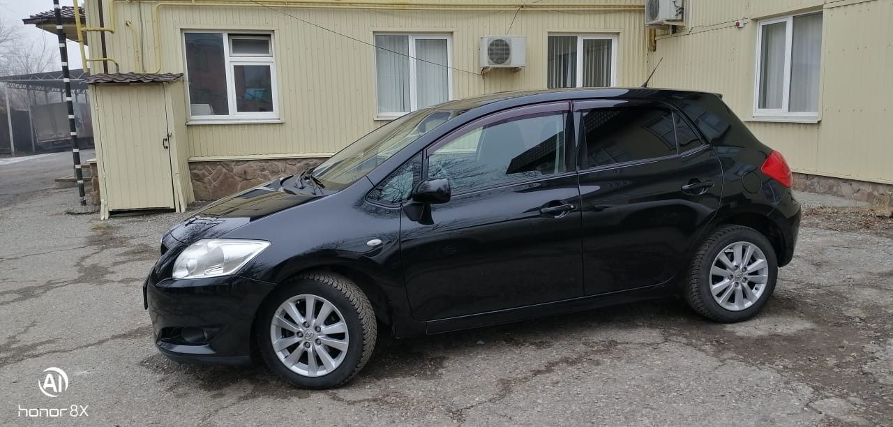 Toyota Auris: фото владельца